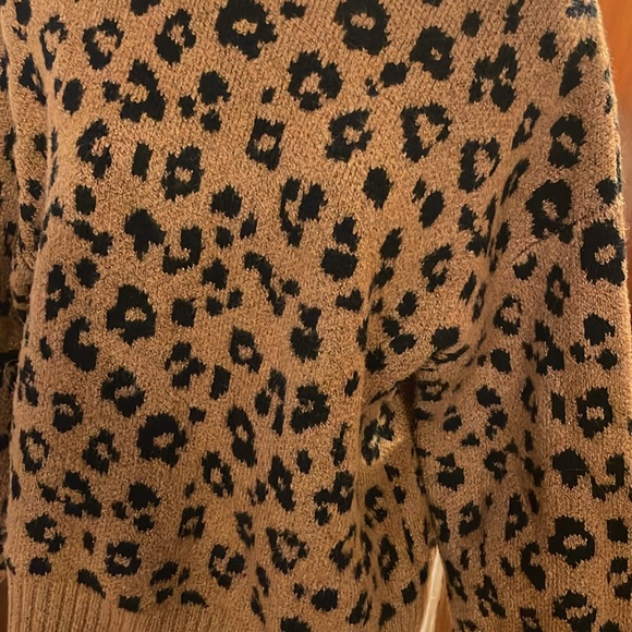Old Navy sweater - Picture 3 of 4